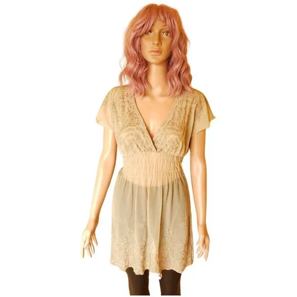 Vertigo Paris Embroidered Sheer V‑Neck Top | Size M - Picture 2 of 9